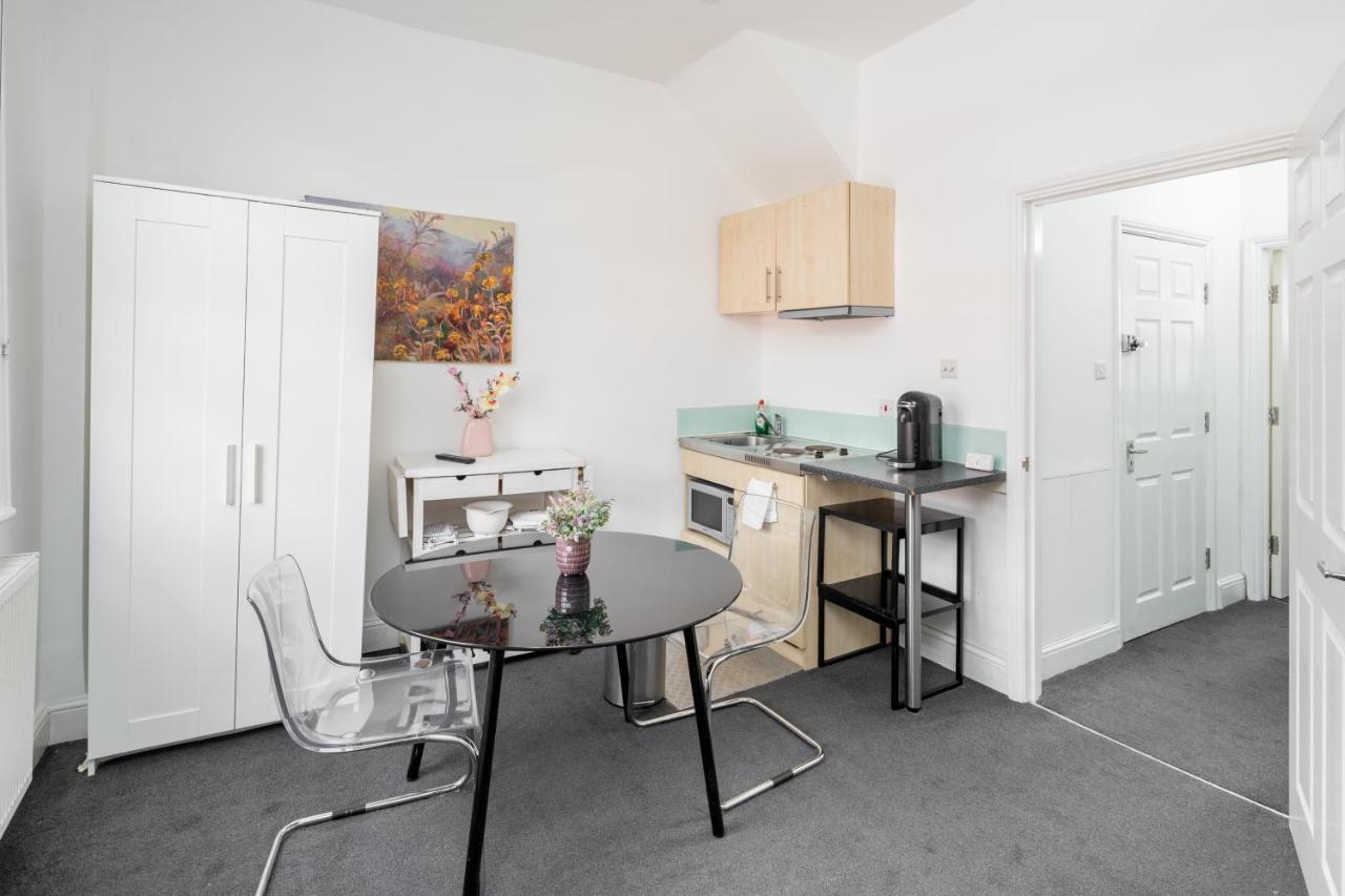 Cosy 1-Bed Flat On King'S Road In Chelsea, West London Apartment Bagian luar foto