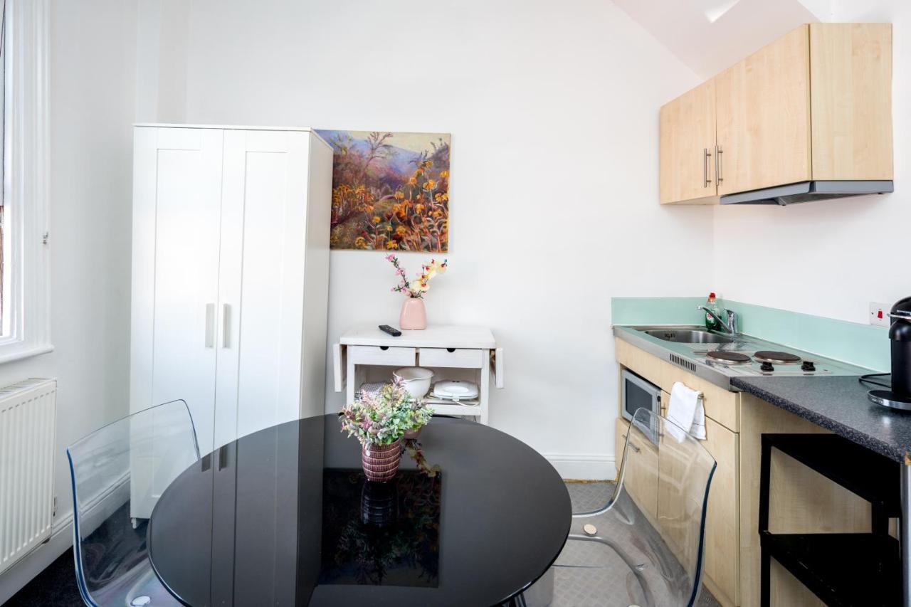 Cosy 1-Bed Flat On King'S Road In Chelsea, West London Apartment Bagian luar foto